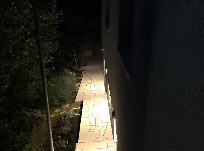 Marin 아파트 로고즈니차